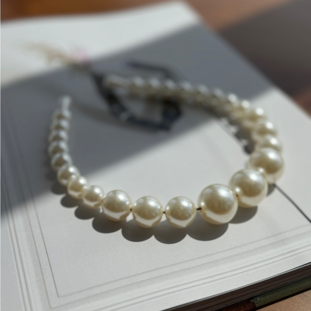 Hairband with pearl beads. Brand new